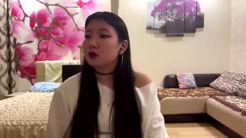 Eri online show from March 10, 2026, 6:35 pm