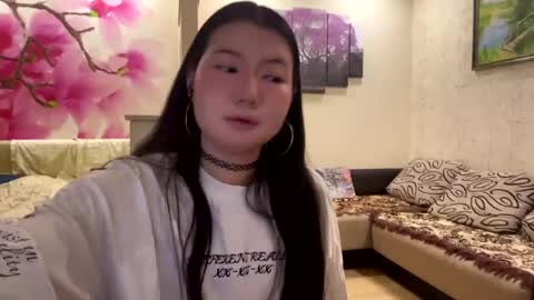 Snapshot of edinabluett chatting on April 28, 2026, 9:09 pm Eri online show from April 28, 2026, 9:09 pm