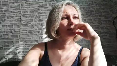edithmanning online show from February 26, 2025, 8:48 am