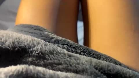 edralyn_cb online show from November 7, 2025, 8:31 pm