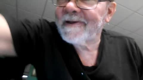 Snapshot of edwalters chatting on July 21, 2026, 4:37 am Eddie online show from July 21, 2026, 4:37 am