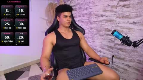 Snapshot of edward__clarck chatting on October 29, 2025, 5:20 am EDWARD CLARCK online show from October 29, 2025, 5:20 am