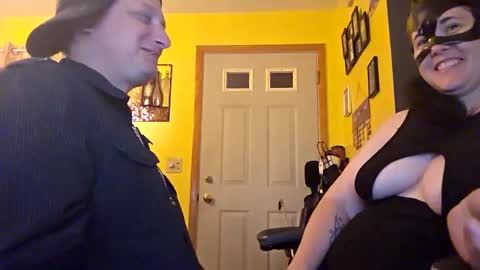 edwardaims_2please online show from October 4, 2025, 2:09 am