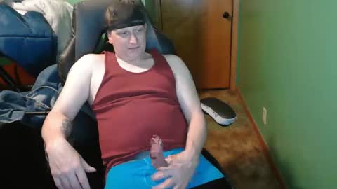 edwardaims_2please online show from May 6, 2026, 1:57 am