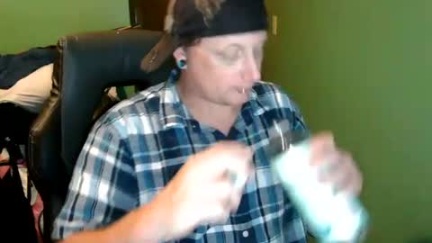 edwardaims_2please online show from June 29, 2026, 3:13 am