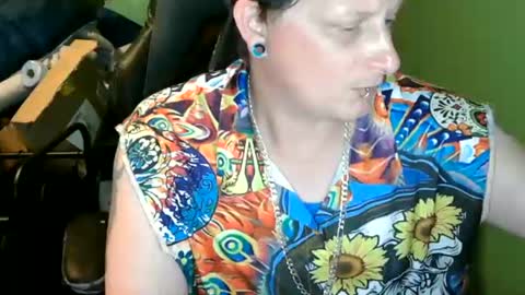 edwardaims_2please online show from July 2, 2026, 3:23 am