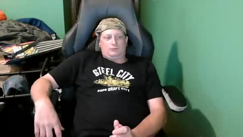 edwardaims_2please online show from July 6, 2026, 2:36 pm