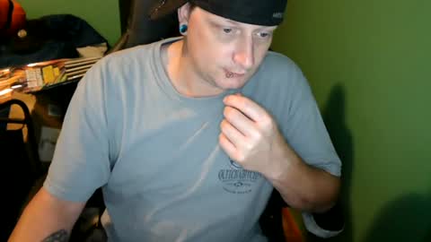 edwardaims_2please online show from July 9, 2026, 2:15 am