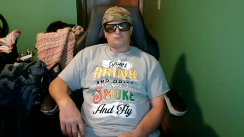 edwardaims_2please online show from July 17, 2026, 3:57 am