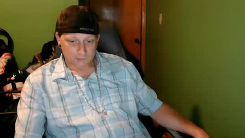 edwardaims_2please online show from July 28, 2026, 1:45 am