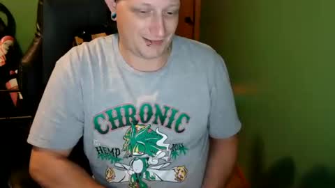 edwardaims_2please online show from July 29, 2026, 2:21 am