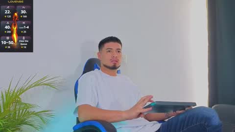 Snapshot of edwardross_ chatting on October 19, 2025, 4:29 pm Edward Ross online show from October 19, 2025, 4:29 pm