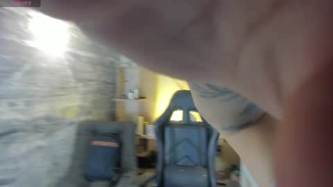 Snapshot of edwardross_ chatting on August 1, 2026, 8:41 pm Edward Ross online show from August 1, 2026, 8:41 pm