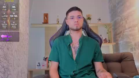 Snapshot of edwardross_ chatting on August 5, 2026, 10:12 pm Edward Ross online show from August 5, 2026, 10:12 pm