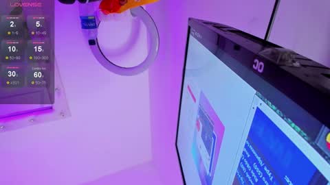 eemily_1 online show from December 28, 2024, 12:35 pm
