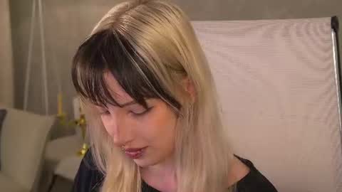 EVA NON NUDE online show from June 12, 2026, 4:50 pm