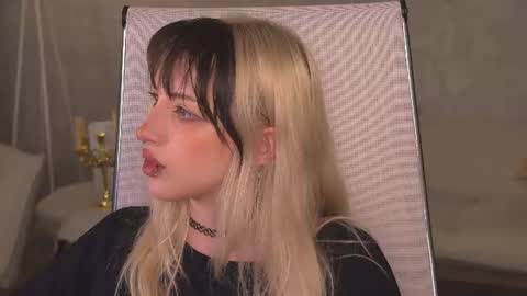EVA NON NUDE online show from June 14, 2026, 4:09 pm