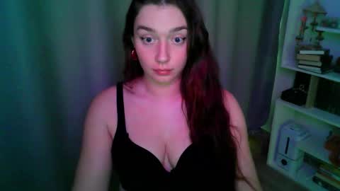 Snapshot of effie_balconii chatting on September 14, 2025, 2:38 pm effie_balconii online show from September 14, 2025, 2:38 pm