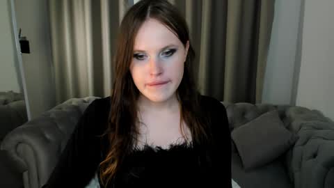 Effie Mur online show from May 8, 2026, 8:58 pm