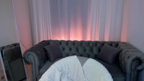 Effie Mur online show from June 11, 2026, 12:32 am