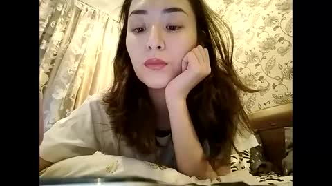 Effy online show from March 12, 2025, 4:35 pm