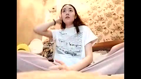 Effy online show from October 12, 2025, 2:16 pm