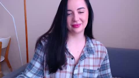 Effy online show from January 6, 2025, 9:52 am