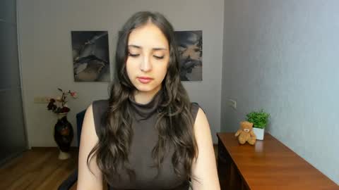 Effy Royse online show from May 8, 2026, 5:51 pm