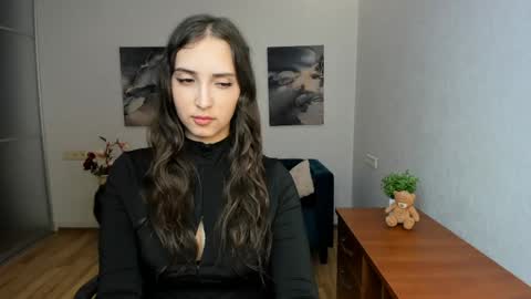 Effy Royse online show from May 10, 2026, 5:40 pm