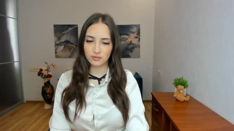 Effy Royse online show from June 21, 2026, 5:10 am