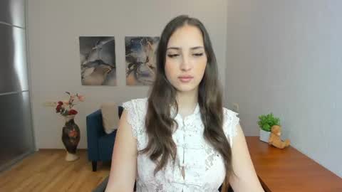 Effy Royse online show from June 26, 2026, 6:29 am