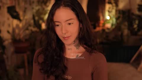 Effy online show from November 19, 2025, 1:27 am