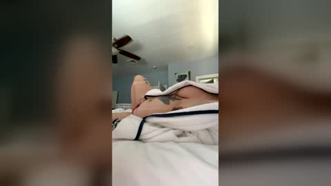 eggsma666 online show from May 10, 2026, 6:02 pm