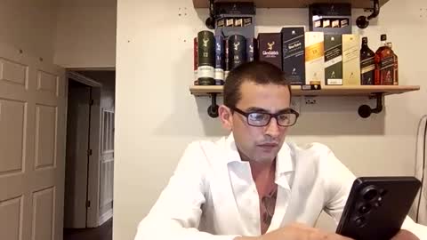 Snapshot of eguevara555500 chatting on May 6, 2026, 7:35 am SilverBulture online show from May 6, 2026, 7:35 am