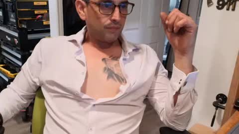 Snapshot of eguevara555500 chatting on June 14, 2026, 1:14 am SilverBulture online show from June 14, 2026, 1:14 am