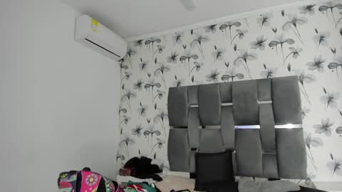 Snapshot of ehotloveaxxx chatting on January 18, 2025, 6:43 pm Valery online show from January 18, 2025, 6:43 pm