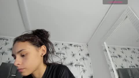 Snapshot of ehotloveaxxx chatting on January 21, 2025, 1:22 pm Valery online show from January 21, 2025, 1:22 pm