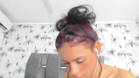 Snapshot of ehotloveaxxx chatting on September 13, 2025, 2:17 pm Valery online show from September 13, 2025, 2:17 pm