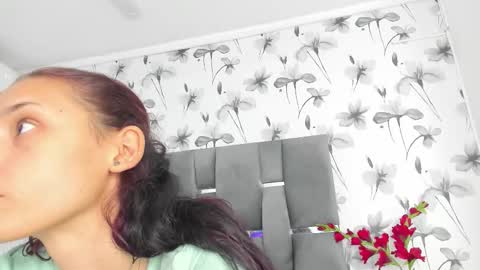 Snapshot of ehotloveaxxx chatting on September 27, 2025, 6:57 pm Valery online show from September 27, 2025, 6:57 pm