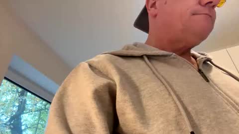 eichelhorn online show from October 23, 2025, 10:58 am