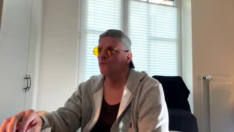 eichelhorn online show from October 27, 2025, 12:20 pm