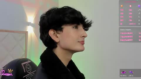 Snapshot of eidan_tay chatting on April 17, 2026, 8:23 pm eidan_tay online show from April 17, 2026, 8:23 pm