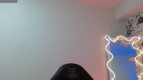 Snapshot of eidan_tay chatting on April 28, 2026, 12:43 pm eidan_tay online show from April 28, 2026, 12:43 pm