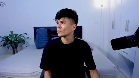 eiden_allenx1 online show from January 5, 2025, 8:43 am