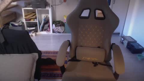 Snapshot of eighthundredeightyeight chatting on December 14, 2025, 12:32 pm eighthundredeightyeight online show from December 14, 2025, 12:32 pm