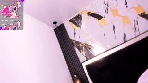 eileenn tanihara online show from December 16, 2025, 11:04 am