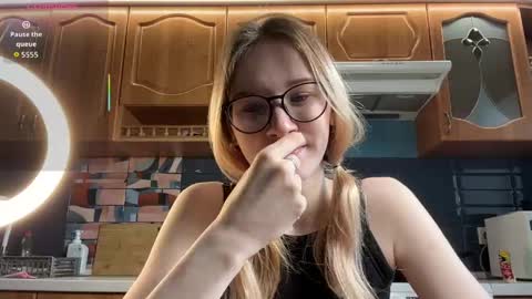 eileencrowday online show from April 14, 2026, 3:01 am