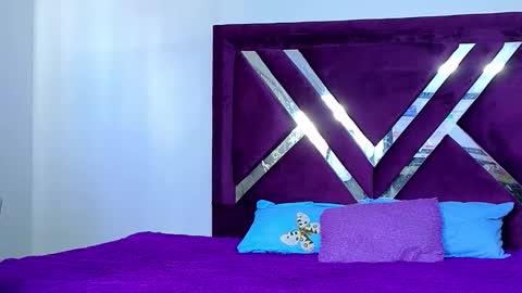 eimy__cute online show from November 17, 2025, 7:30 pm