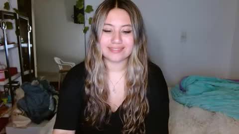 EIMY   MODEL INDEPENDENT online show from October 7, 2025, 3:58 am