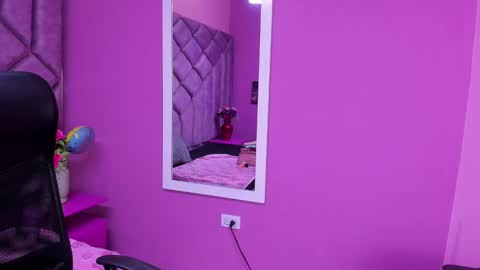 Snapshot of eimy_cutte chatting on March 11, 2025, 12:06 pm eimy_cutte online show from March 11, 2025, 12:06 pm